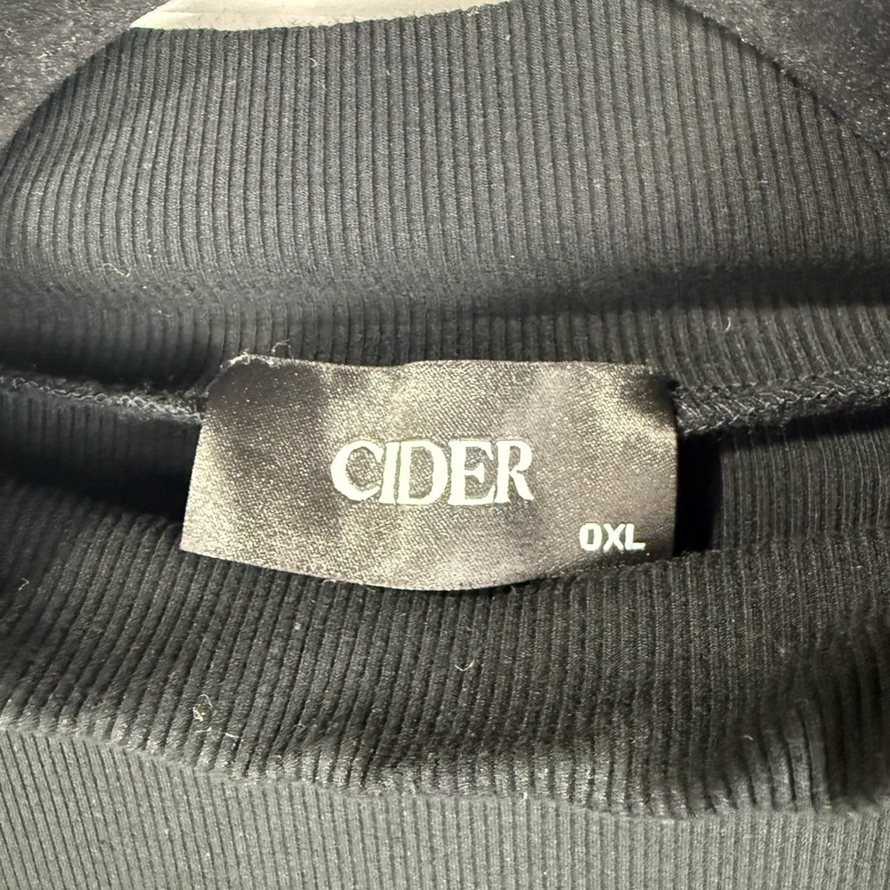 Cider women’s Black Long Sleeve ribbed Crop Top. Size 0XL. - Picture 4 of 4